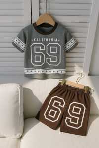 Stelan Baju Anak Laki-laki Model Kaos Jersey Usia 1-10 Tahun Bahan Katun Dengan Desain Elegan & Viral