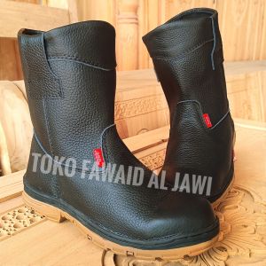 Sepatu safety king skn ujung besi keselamatan kerja pabrik pom bengkel las kantor proyek anti slip terbaru kualitas terlaris kulit sapi asli terbaik tahan api welder sepatu safety tahan solar sepatu safety tambang