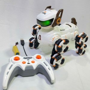 Xe Điều Khiển Chó Robot Dog 8 Bánh Phun Sương Có Drift Xoay 360 Độ Di Chuyển Đa Hướng Có Đèn Có Nhạc Cho Bé