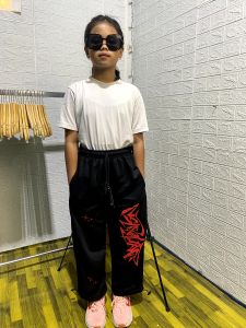 Celana Trackpants Anak Motif Graffiti Pinggang Elastis Warna Hitam 6-12 Tahun