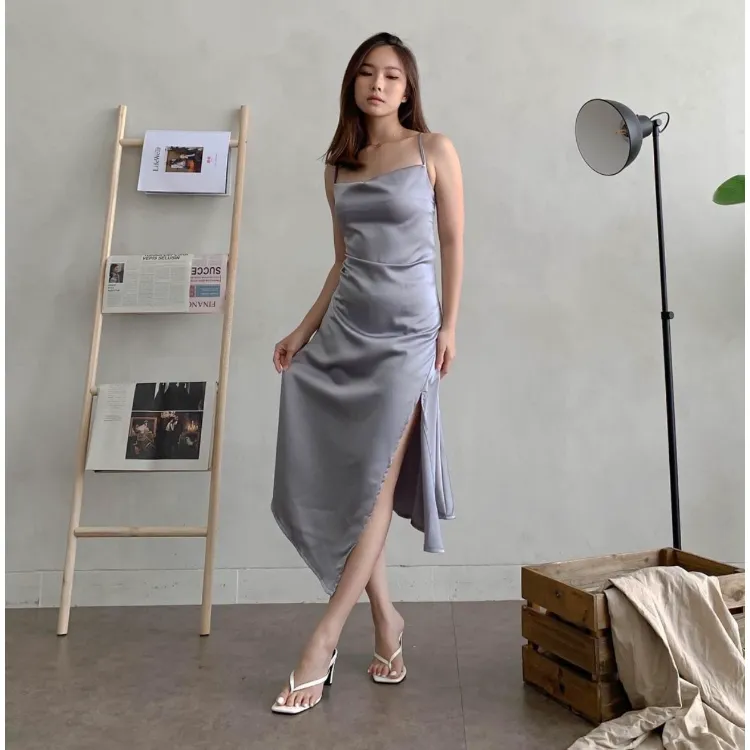 VELOVE SATIN DRESS KOREA BODYCON FIT IN LIGHT GREY WITH FLARE