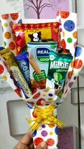 Dapat 10 buket yah. MURAH LUCU IMUT UNIK Bingkisan Ulang Tahun berbentuk Bucket/Buket Snack Murah Meriah/Snack Ulang Tahun Murah/Paket Ultah Lucu bin Unik 5 Snack plus Susu Minimal Order 10 pcs ya