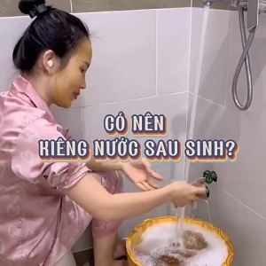 Lá tắm sau sinh MOM SHIN lá tắm người dao đỏ giữ ấm cơ thể cho mẹ sau sinh hộp 15 túi lọc lớn