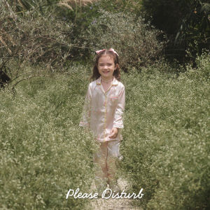 Please Disturb (Limited) Grace Kid ชุดนอนเด็ก Whisper Silk แขนยาวขายาว ลาย Ribbon Flora นุ่ม เย็น