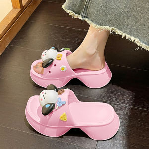 LHFriday สินค้าใหม่ รองเท้าแตะแฟชั่นเสริมส้นผู้หญิง พื้นหนา 2 นิ้ว ใส่สบาย น้ำหนักเบา ด้านหน้าติดด้วยตัวการ์ตูนน้องหมาสุดฮิต มี 4 สีให้เลือก ใครชอบสีไหนรีบจัดด่วน