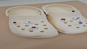 Charm jibbitz sticker gắn dép sục mẫu A79 phi hành gia