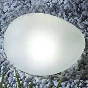 Waterproof Solar Outdoor Garden Light with Cobble Stone Design IP55 and 600mAh Battery for Pathway Illumination