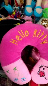 BANTAL LEHER BONEKA HELLO KITTY AKSESORIS MOBIL SOFA MAINAN