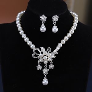 Summer Pearl Flower Necklace Earrings Set Women Korean Fashion Earring Neck Lace Set Bridal Evening Dress Jewelry Accessories