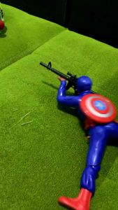 MAINAN ANAK ACTION FIGUR TENTARA MERAYAP MERANGKAK MAINAN TERAYAP BATERAI RANDOM MAINAN ANAK LAKI LAKI