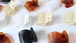 Bộ 10 kẹp giữ lõi nhiệt Medoca dùng cho máy uốn tóc điện màu đen. Thay thế nhựa chịu nhiệt thiết kế giúp giữ nếp tốt nhẹ nhàng với tóc phù hợp với tóc dày và mỏng dùng được tại nhà và trong các salon chuyên nghiệp.