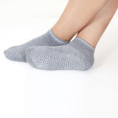 BENMAX Yoga Socks 1PC ราคาล่าสุด ถุงเท้ากันลื่นสำหรับการเล่นโยคะ รูปร่างสำหรับการเล่นโยคะ เป็นสินค้าที่น่าสนใจในส่วนของการออกกำลังกาย ด้านล่าง Sport Exercise Socks