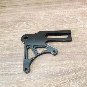 Pát Sau Raider/Satria quay xuống đĩa 220mm xài heo 2 Piston đối xứng màu đen