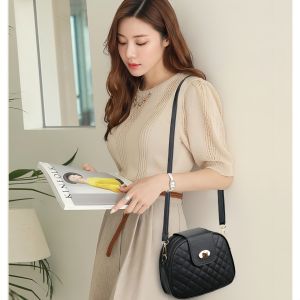 2025 รุ่นใหม่ล่าสุด mini Crossbodyไหล่เดี่ยวกระเป๋าสุภาพสตรี มีสไตล์ รูปแบบเพชรสามชั้นรอบกระเป๋าผู้หญิง ทันสมัย กระเป๋าถือ คุณภาพ PUหนัง