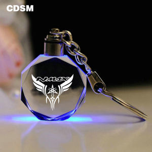 YAMAHA Aerox พวงกุญแจไฟ LED พวงกุญแจปรับแต่งคริสตัล7สีสำหรับรถจักรยานยนต์พวงกุญแจส่วนบุคคลป้องกันการสูญหายอุปกรณ์ประดับตกแต่งสำหรับ AEROX 155 V3 V2