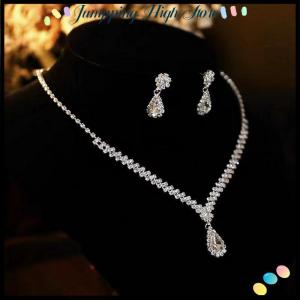 【Jumpping】 1ชุดต่างหูสร้อยคอสำหรับเจ้าสาวเครื่องประดับพลอยเทียมรูปทรงหยดน้ำชุดเครื่องประดับระยิบระยับสำหรับงานแต่งงานของขวัญ