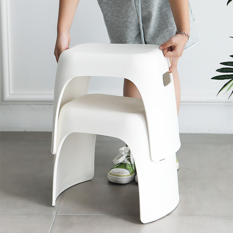 เก้าอี้อาร๋มแชร์ Smiley Home เก้าอี้พลาสติกทรงเตี้ย ใช้สำหรับนั่งใช้งานทั่วไป หรือ วางสิ่งของได้
