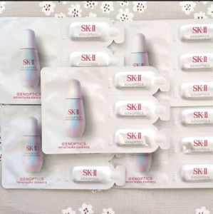 ( Hàng dùng thử 3 tép ) Tinh chất dưỡng sáng da mini SK-II GenOptics InfinitAura Essence 0.7ml - JaPan