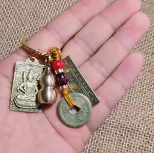 十二生肖八大守护神黄铜钥匙扣本命佛平安牌挂件朱砂葫芦挂饰挂件Twelve Zodiac Animals Eight Guardian Gods Brass Keychain BuddhaS Name Peace Card Pendant Cinnabar Gourd Pendant Ornament Pendant