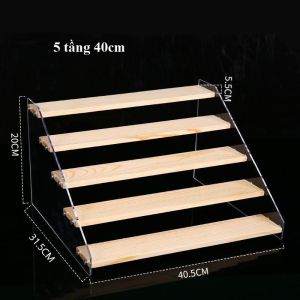 Kệ gỗ kết hợp với mica nhiều tầng để trang bày mỹ phẩm mô hình