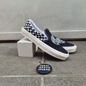 OBRAL SEPATU VANSEEE SLIP ON CRAZY WORLD BLACK WHITE IMPORT QUALITY 36-43 SEPATU SELOP HITAM KANVAS SABLON 100%