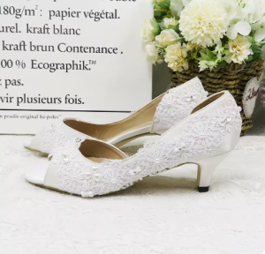 SEPATU WANITA / WEDDING SHOES / HAK TINGGI / FLAT SHOES /HIGH HEELS