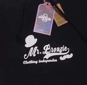 Sweather Hoodie Premium Mr Bronzie Art Putih