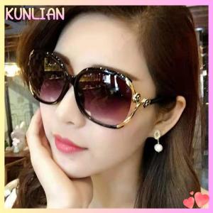 [KUNLIAN] แว่นกันแดดแฟชั่นสำหรับผู้หญิง แว่นกันแดดสีแดงลายดอกคาเมลเลียกรอบใหญ่