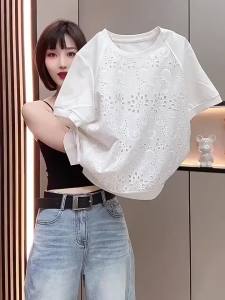 Summer new hollowed out hook flower short sleeved shoulder t-shirt women stylish and age reducing French style casual top2026