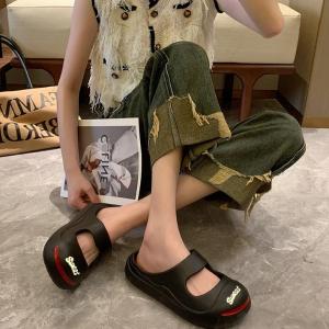 LHshoess รองเท้าแฟชั่นสไตล์เกาหลี รองเท้าแตะลําลอง EVA แต่งรูกลวงน่ารักน่ารัก เหมาะกับแฟชั่นฤดูร้อน สําหรับสุภาพสตรีที่รักในการแต่งตัว🚚