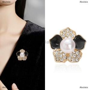 [COD] Abulaia Temperament Sophisticated Camellia Brooch High-end Womens Elegant Pearl Flower Brooch Metal Mourning Corsage Pin Coat Accessory