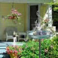 Bird Baths for Outdoors, Detachable Birdbaths for The Garden Clearance, Freestanding Bird Baths for Outdoors Heavy Duty, Bird Bath Bowl Spa & Birdfeeder with Metal Stake Stand (Brown). 