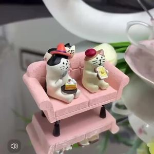 Healing Cat Sofa Set / Therapeutic DesktopDecoration / Cute Birthday Gift / Office Workplace Miniature Model