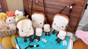 [Authen][ label and blue bag][ready stock]JellyCat British Children Toast Crossbody Bag stuffed Crossbody Bag