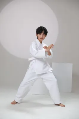 Childrens and adult karate uniforms high quality uniforms taekwondo boxing training uniforms martial arts uniforms cotton polyester baju karate