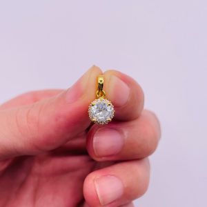 Mặt dây chuyền đính đá nhỏ gọn sang trọng Mặt charm vòng cổ đính đá màu vàng 18k Trangsucmoiluatuoi.RIN