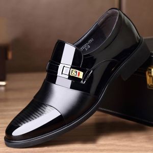 Black Leather Slip-On Shoes for Men: Classic Retro Style for Business & Casual Occasions