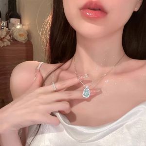 Imitation Jade Gourd Pendent Necklace Sparkling Rhinestone Silver Inlaid Chinese Style Gourd-shaped Jade Necklace