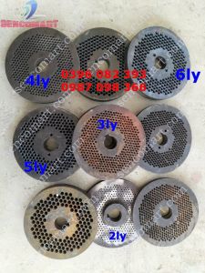 1 Mặt Bích Máy Ép Cám Viên.Sàng 2ly Ép Cám Chim Rộng 138cm Cốt 25cm