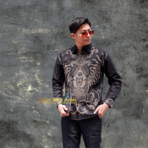 Galeri Batik Ardev - Mahameru Kemeja Batik Pria Lengan Panjang Slim Fit Atasan Batik Warna Hitam