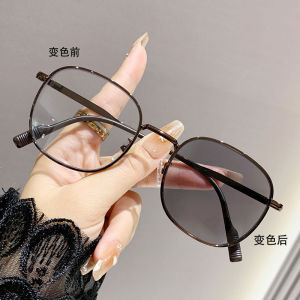 -50 -75 -125 -175 -225 -275 Photochromic Myopia Glasses for Women Men Color Changing Glasses Photosensitive Anti Blue Light Computer Glasses Round FrameStudent Myopia Eyeglasses