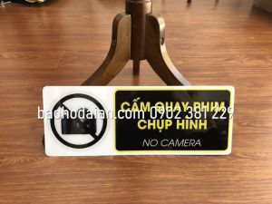 Bảng mica Cấm quay phim chụp hình (No Camere) 15 x 40cm