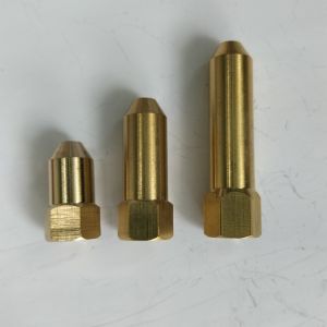 Đầu béc xịt rửa xe bằng đồng ren trong 14mm