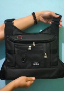 tas dada pria terbaru waterproof/anti air tas depan dada .tas slempang pria waterproof 2023