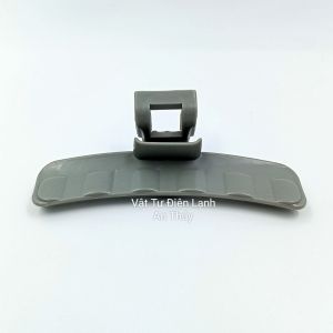 Tay nắm máy giặt Samsung mẫu nhỏ 9-10kg bằng nhựa mà xám