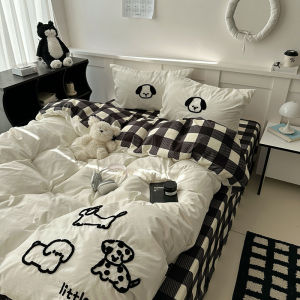 [ Mềm mại và thoáng khí ] Bộ đồ giường thêu khăn dễ thương vỏ chăn thêu hoạt hình ga trải giường ga trải giường vừa vặn bộ ba món cho ký túc xá a