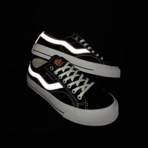 Sepatu Ventela New Public Low Black Natural Glow In The Dark Bisa Nyala Dalam Gelap/Sepatu Kanvas Ventela Pria Wanita