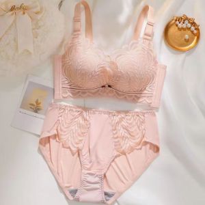 【Ship in 24H】Thick Padded 5cm Palm Cup Underwear Women Seamless Steel-free Underwear Concentrated Breasts Deep V Underwear Ultra-deep Career Line Breathable Comfortable Effect Good Grooving Handy Tool Small Breast Savior