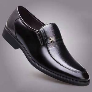 055รุ่นใหม่ สุดฮิต พร้อมส่ง  รองเท้าหนัง รองเท้าผู้ชาย รองเท้าทางการ