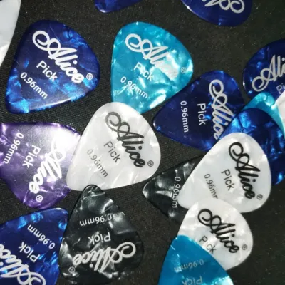 10pcs Guitar pick Alice 0.96mm Smooth ABS Celluloid Guitar Picks Plectrum Electric Guitar picks